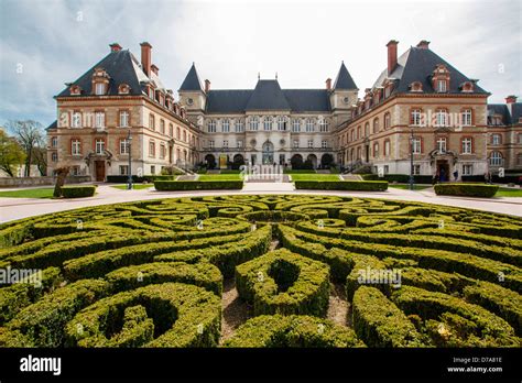 Bâtiment principal de l'Université campus à Paris, France / La Cité ...