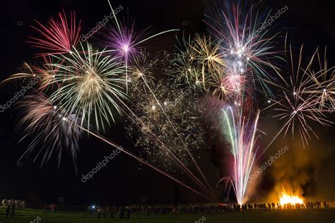 Fireworks Display - Guy Fawkes Night — Stock Photo © Steve_Allen #16917595