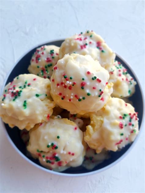 Italian Christmas Cookies - The Whole Crowe