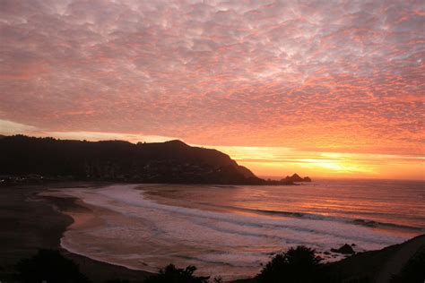 Sunset over Linda Mar beach, Pacifica CA : r/MostBeautiful