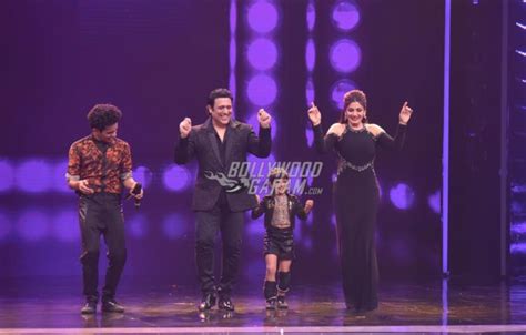 Govinda and Raveena Tandon win hearts on sets of Super Dancer