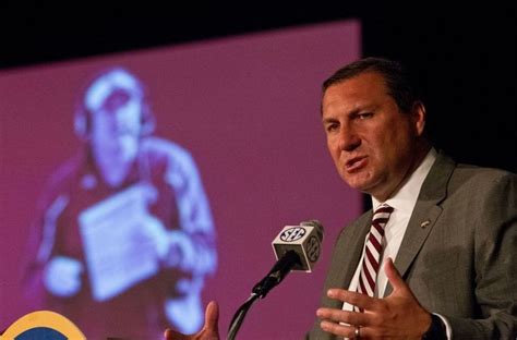 Dan Mullen signs a 4-year extension at Mississippi State - Footballscoop