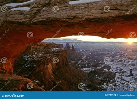 Mesa Arch Under Winter Sunrise Stock Image - Image of canyon, woman ...