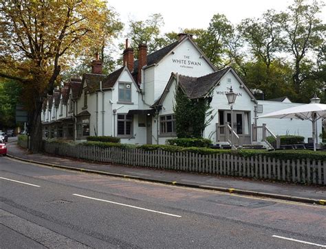 The White Swan pub on Harborne Road © Richard Law cc-by-sa/2.0 ...