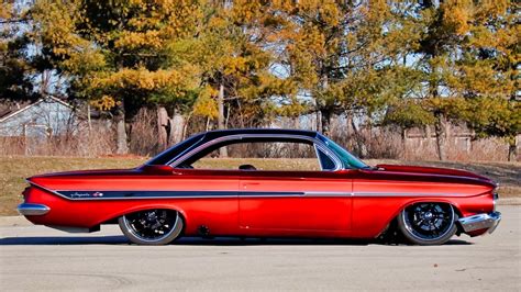 Custom '61 Chevrolet Impala SS... Doggystyle ! De l'essence dans mes veines