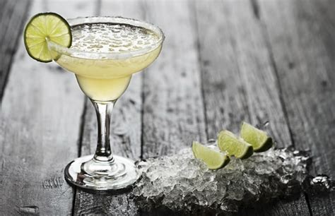 गिल्ड लेमन मार्गरिटा रेसिपी - Grilled Lemon Margarita Recipe in Hindi