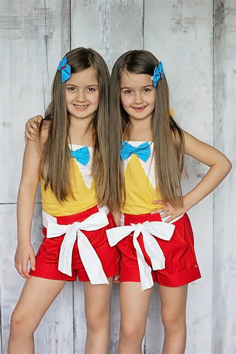 30 Halloween Costumes For Twins That Will Win You Over - Flawssy