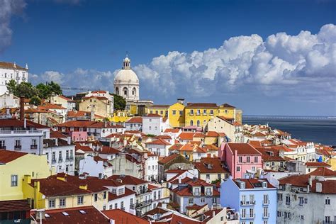 Small-Group Alfama Walking Tour 2024 - Lisbon