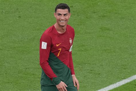 Cristiano Ronaldo accepts $200m-a-year contract with Saudi Arabia football club – Middle East ...