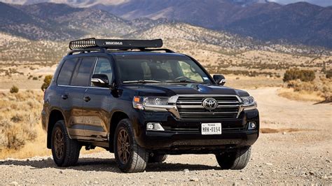 Next-Gen Toyota Land Cruiser Goes Hybrid, Arrives in 2020