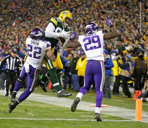 Best photos from Green Bay Packers and Minnesota Vikings rivalry