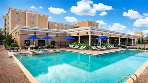 Discover Our Amenities | Hilton Southlake Town Square