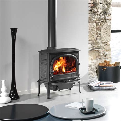 Jotul make high quality cast iron stoves | Stovesonline