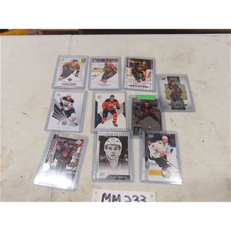 10 Connor McDavid Hockey Cards