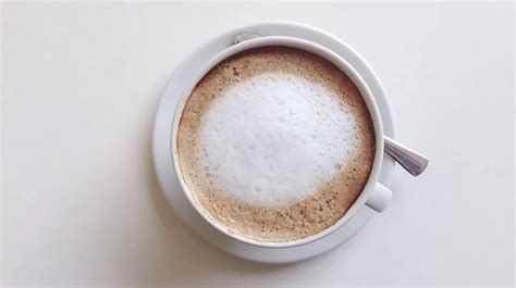 How to Froth Milk with or without a Frothe