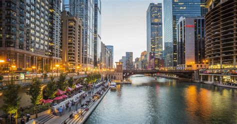 The Complete Chicago Riverwalk Guide | UrbanMatter