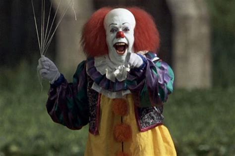 See Pennywise the Clown’s Full Costume From Stephen King’s ‘It’