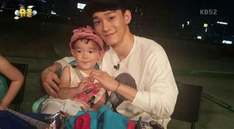 Chen With Baby Daeul | Superman kids, Superman, Exo chen