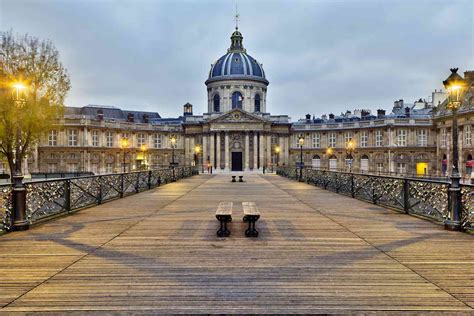 Académie Française, the Moderator of the French Language