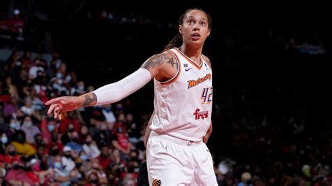 How tall is Brittney Griner? Where Mercury star's height ranks among ...