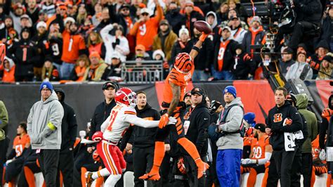 Ja'Marr Chase One Hand Catch | Week 13 Bengals Highlights vs. Kansas ...