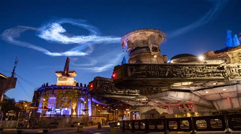 Disney photographers capture SpaceX Falcon 9 rocket launch over Star ...