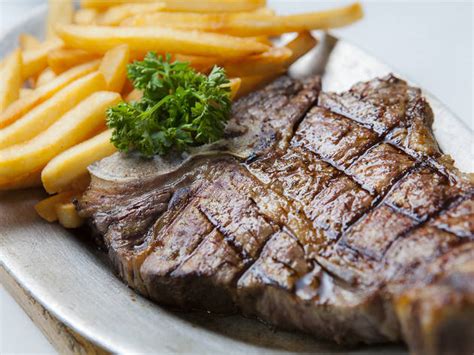 Best Steakhouses in Los Angeles for Business Meetings and Dates