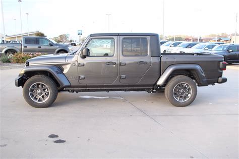 New 2021 Jeep Gladiator 80th Anniversary Crew Cab in Longview #21D172 ...