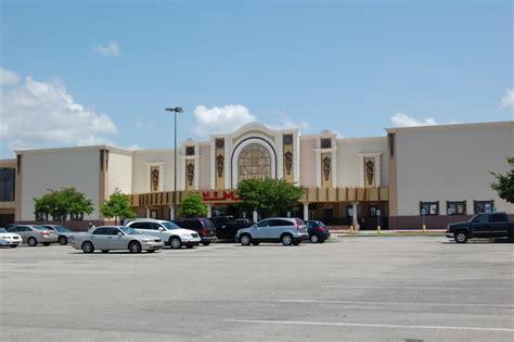 Cinemark 16 in Gulfport, MS - Cinema Treasures