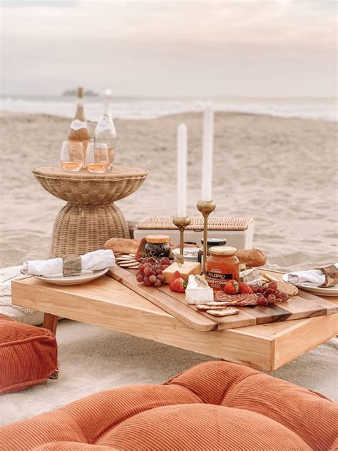 How To Create A Luxury Beach Picnic (+Packing List) – Lovery