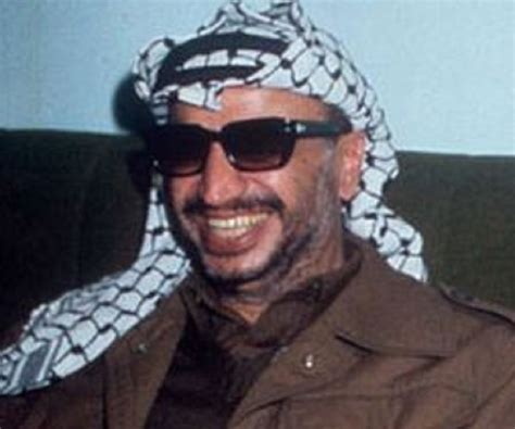 Yasser Arafat Biography - Facts, Childhood, Life & Achievements of ...