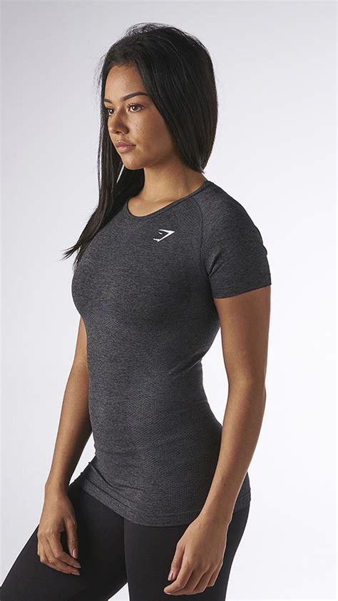 The Seamless t-shirt in black has a Seamless knit for improved comfort and closeness of fit ...