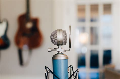 10 Best Long Range Microphones Reviewed [Updated 2021]