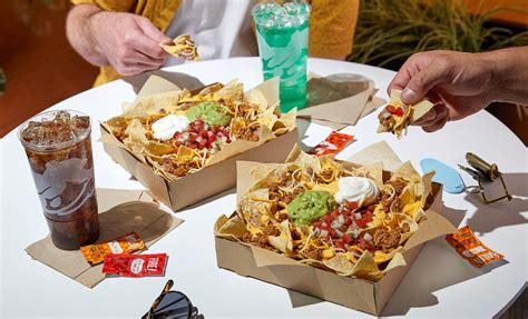 Taco Bell $5 Grande Nachos Box is Coming Back on the Menu Again - Thrillist