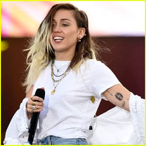 Miley Cyrus Gets New Tattoo, Is ‘Vegan For Life’ | Miley Cyrus, Tattoo | Just Jared: Celebrity ...