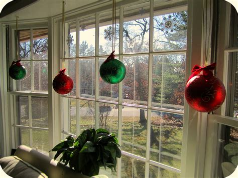 20 Christmas Window Decorations Ideas for This Year | Christmas window decorations, Diy ...