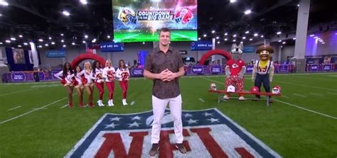 Rob Gronkowski makes surprise live Good Morning America appearance and ...