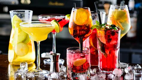 50% Agree That These 2 Chain Restaurants Have The Best Specialty Cocktails