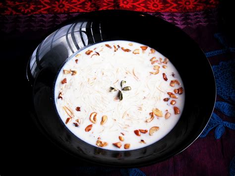 ROSHAN's CUCINA: Simple Flavourful Semiya Payasam (without condensed milk)