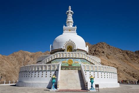 Top 6 Buddhist Stupas to Visit in India – OYO Hotels: Travel Blog