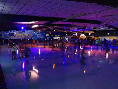 Skating Rinks in Indianapolis - Roller Cave Picture Gallery