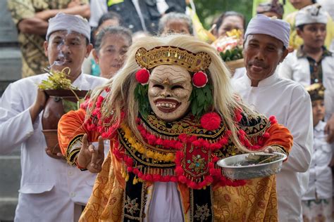 Mask Dance - Bali - Duniart - Photography and Blog by Toine IJsseldijk