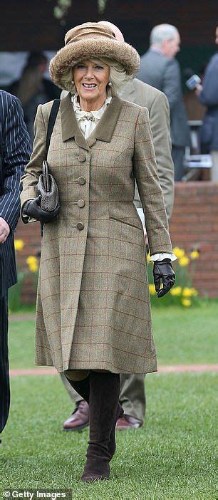 Duchess of cornwall heads to ascot in seven year old outfit – Artofit