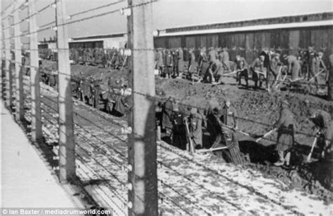 Jewish women and children queue up at Auschwitz-Birkenau | Daily Mail ...