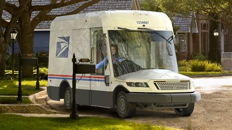 The new USPS truck will be built by Oshkosh Defense | We Are The Mighty