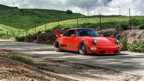 El salvaje Porsche 911 964 Turbo de RWB es todo un clásico actualizado