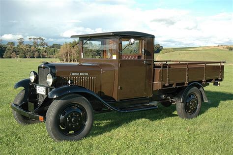 transpress nz: 1932 Bedford truck