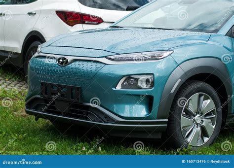 Green Hyundai Kona Front in Retailer Showroom Editorial Photo - Image of front, electric: 160713476