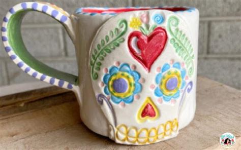 A Beginner's Guide to Hand-Built Pottery Mugs - Crafty Chica