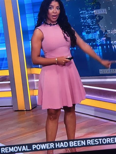 Llarisa Abreu NBC 6 meteorologist : r/CurvyNewsWomen